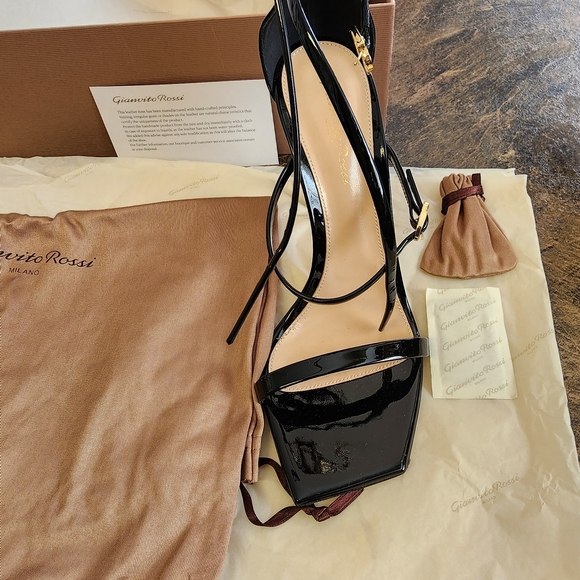Gianvito Rossi Black Patent Leather Heels